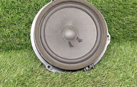 Ford Focus Front door speaker 8A6T18808AC
