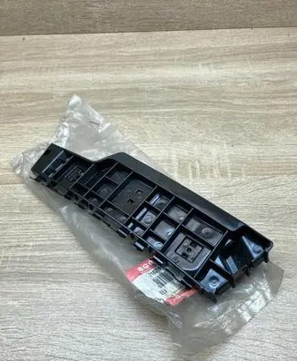 Suzuki Alto Rear bumper mounting bracket 71821M68K00 7182168K00