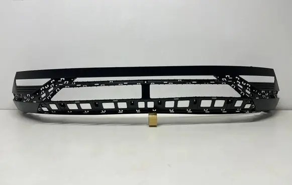 Front bumper lip