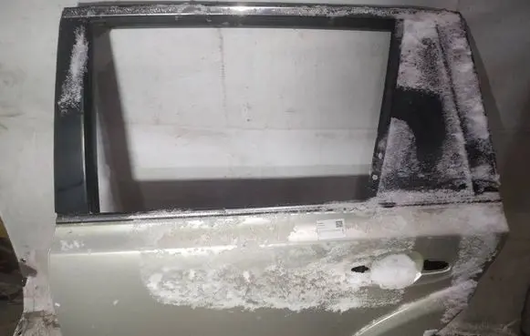 Subaru Outback Rear door pilkos