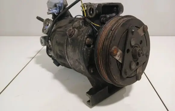 Volvo V70 Air conditioning (A/C) compressor (pump) 31315453