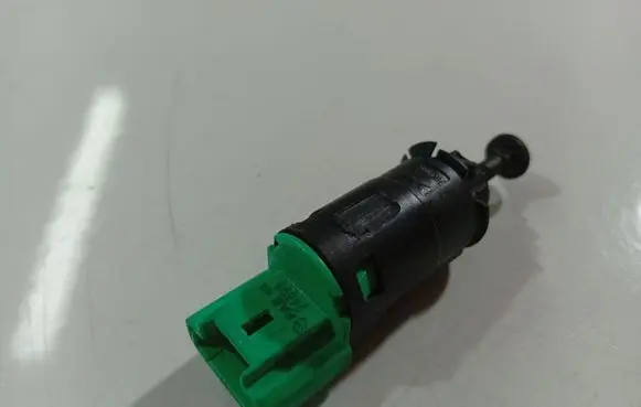 Peugeot 407 Brake pedal sensor switch 