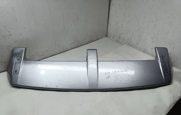 Mitsubishi Pajero Tailgate/trunk spoiler MR650763