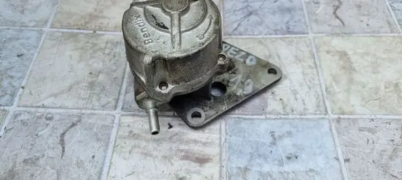 Peugeot 406 Vacuum pump