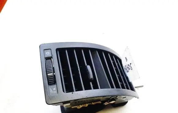 Volkswagen Polo IV 9N3 Dash center air vent grill 6q0819703