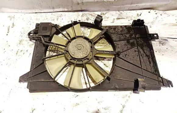 Mazda 5 Radiator cooling fan shroud