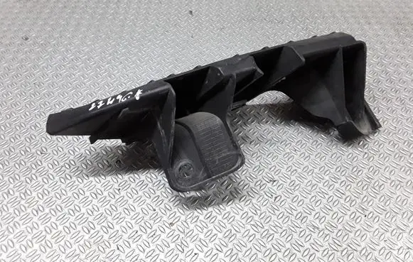 Seat Leon (1P) Bumper support mounting bracket corner 1P0807377