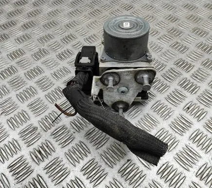 Mercedes-Benz C W205 ABS Pump A2054313912 A2059012900