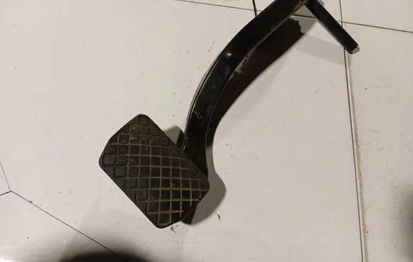 Audi Q7 4L Brake pedal 