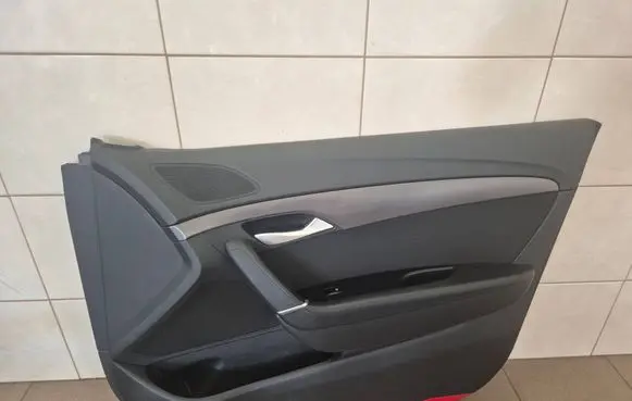 Hyundai i40 Front door card panel trim 823203Z000