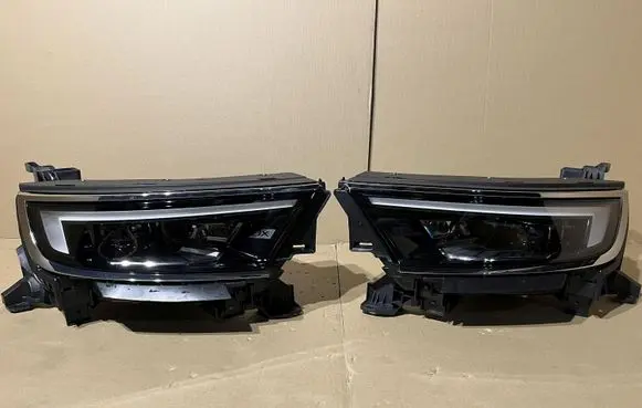 Opel Movano B Headlight/headlamp