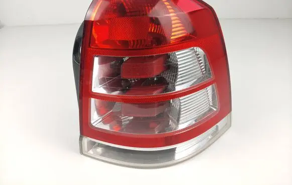 Opel Zafira B Rear/tail lights 13349826