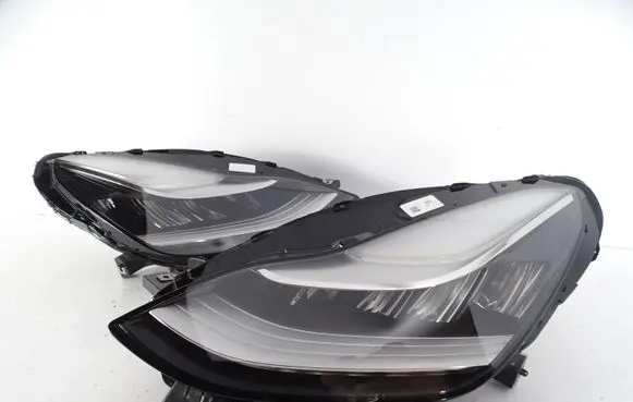 Tesla Model 3 Headlight/headlamp 1077375-00-C