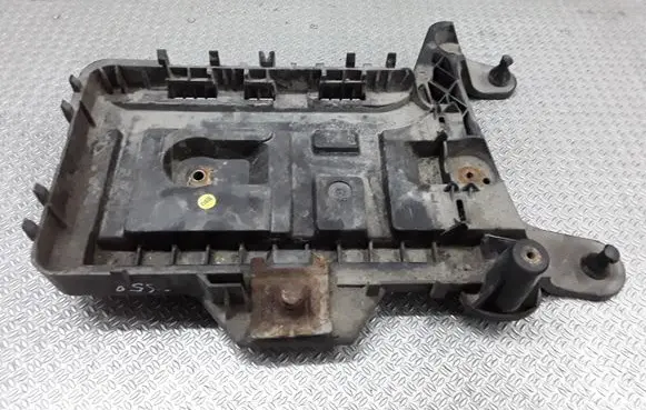 Battery tray