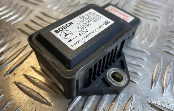 Mercedes-Benz E W211 ESP acceleration yaw rate sensor A0035420318 0265005267