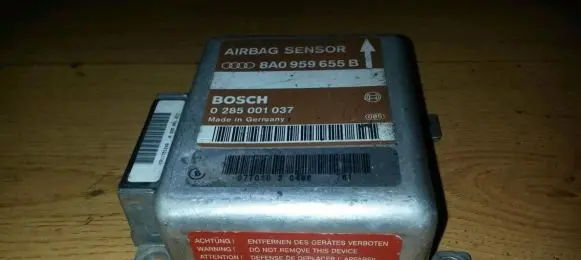 Audi A6 S6 C4 4A Airbag control unit/module 8A0959655B 0285001037