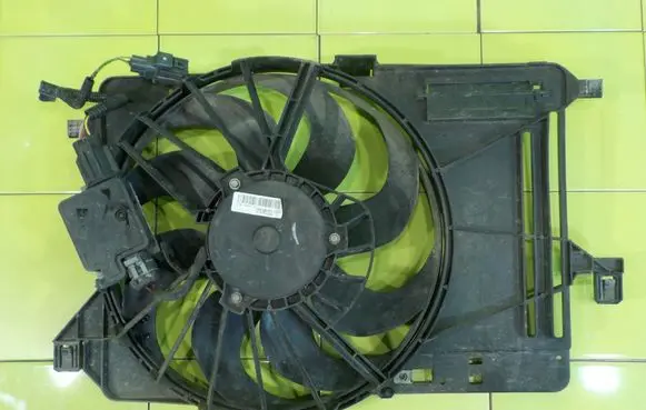Ford Focus Fan set CV618C607VA