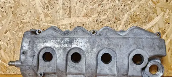 Nissan X-Trail T30 Rocker cam cover 13264ES60A