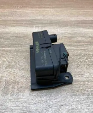 Mercedes-Benz E W211 Glow plug pre-heat relay 51799029