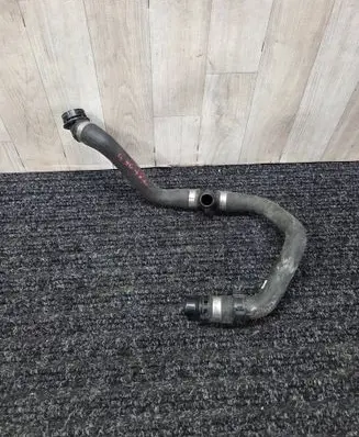 BMW 5 G30 G31 Engine coolant pipe/hose 8602619