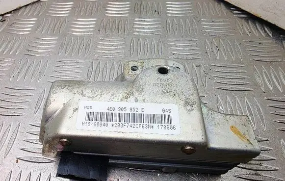 Audi A8 S8 D3 4E Steering wheel lock 4E0905852E