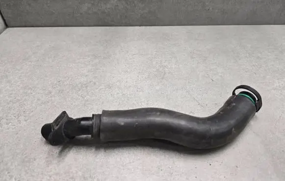 Volkswagen Polo VI Breather hose/pipe 05C103202