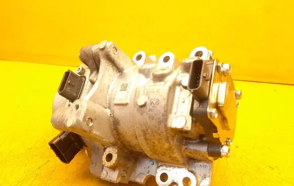 Nissan Qashqai J12 other engine part 232J1213