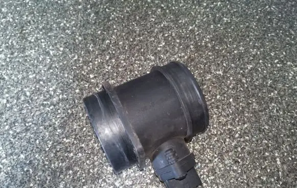 Volvo XC70 Mass air flow meter 0280218108 8670112