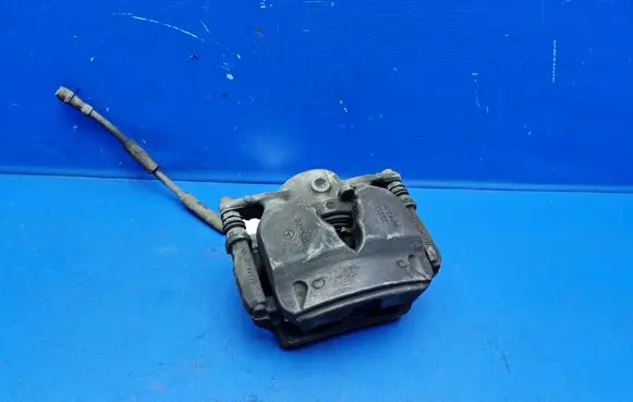 Mercedes-Benz C W205 Front brake caliper 305X28