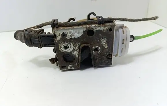 Audi A6 S6 C4 4A Front door lock