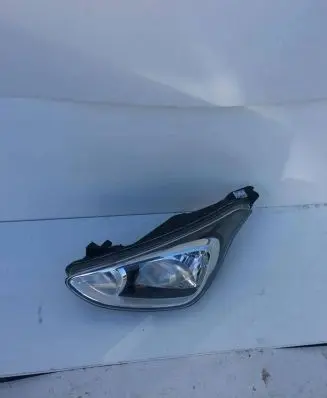 Mazda 2 Headlight/headlamp