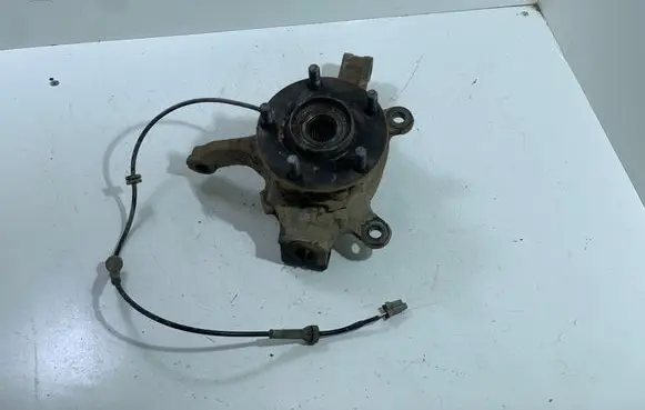 Rear wheel hub