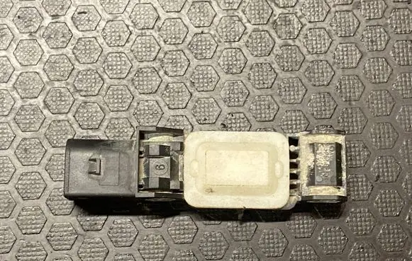 Mitsubishi Colt Airbag deployment crash/impact sensor PMR587418 A4545400017 T10221601569