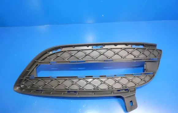 Mercedes-Benz B W246 W242 Front bumper lower grill A2468850722