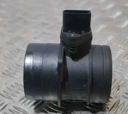 Volkswagen PASSAT B6 Mass air flow meter 0281002461