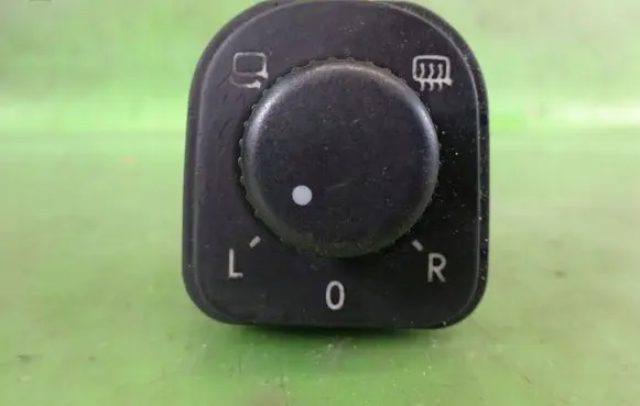 Volkswagen PASSAT B6 Wing mirror switch 1K0959565G