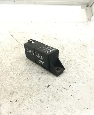 Volkswagen Sharan Glow plug pre-heat relay 038907281D 0281003038