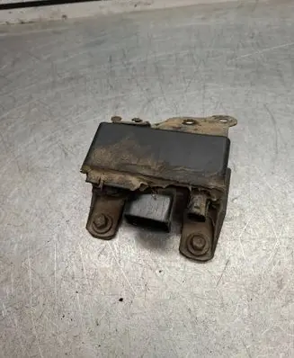 Mercedes-Benz E W211 Glow plug pre-heat relay 