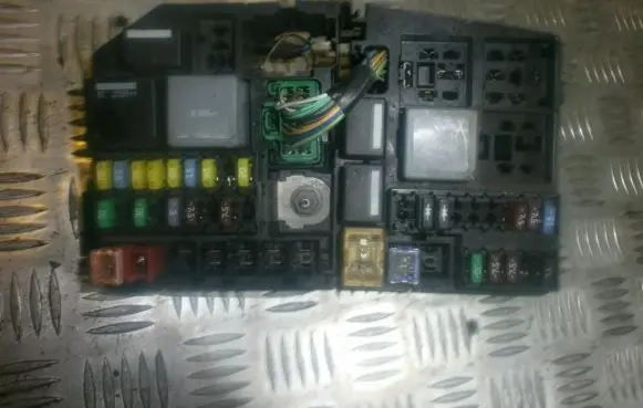 Ford Mondeo Mk III Fuse box set