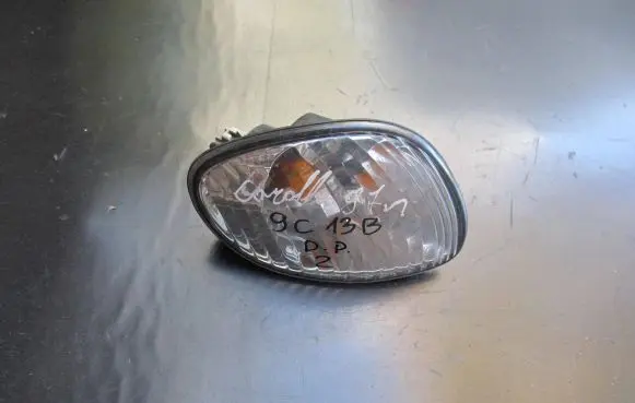 Toyota Corolla E110 Front indicator light 12463
