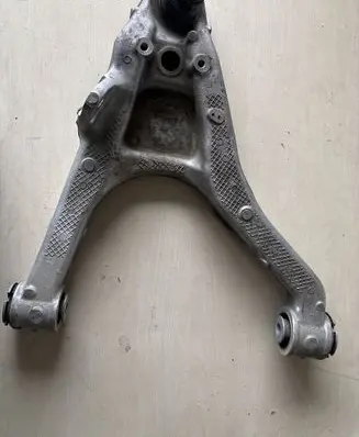 Chevrolet Corvette C7 Front lower control arm/wishbone 23490422