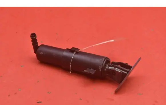 BMW X3 E83 Windshield washer spray nozzle 7179311