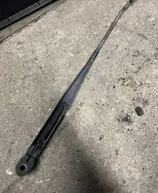 Nissan Terrano Front wiper blade arm