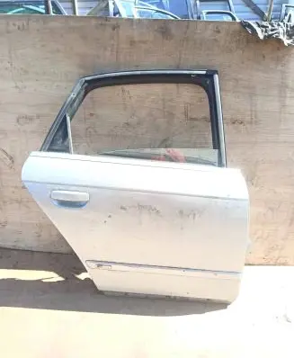 Audi A4 S4 B7 8E 8H Rear door