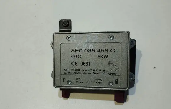 Audi A4 S4 B7 8E 8H Antenna control unit 8E9035535A 8E9035456C