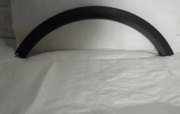 Fender trim (molding)