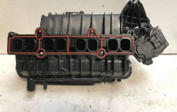 Ford Kuga II Intake manifold DS7G9424GA