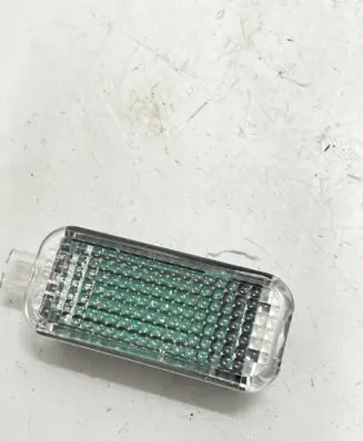 Porsche Cayenne (9Y0 9Y3) Rear door interior light 8J0947709B
