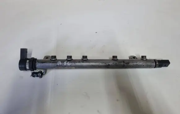 Mercedes-Benz A W169 Fuel main line pipe A6400701295 10238537 200622