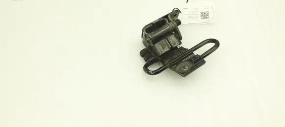 Audi TT TTS Mk2 Front door lower hinge A046572